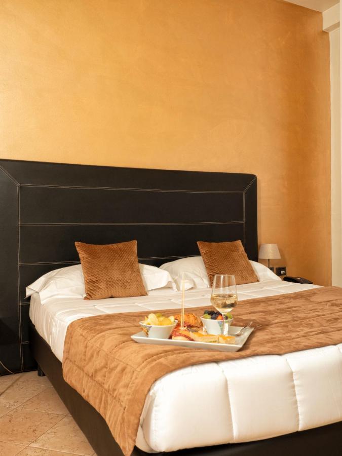 Hotel Europa Pallazzolo sull'Oglio Ngoại thất bức ảnh