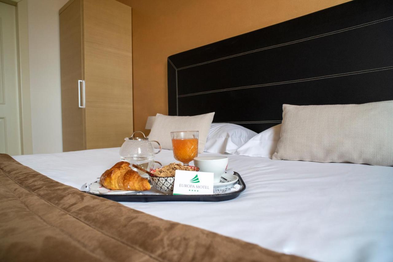 Hotel Europa Pallazzolo sull'Oglio Ngoại thất bức ảnh