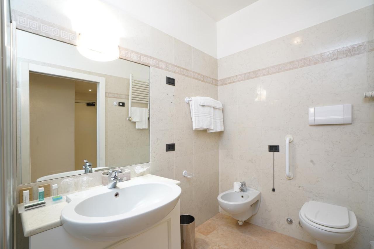 Hotel Europa Pallazzolo sull'Oglio Ngoại thất bức ảnh